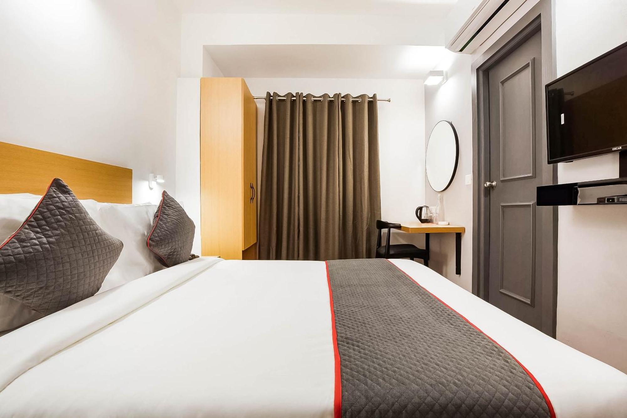 Super Townhouse Lords Inn Regency Mānglia Esterno foto