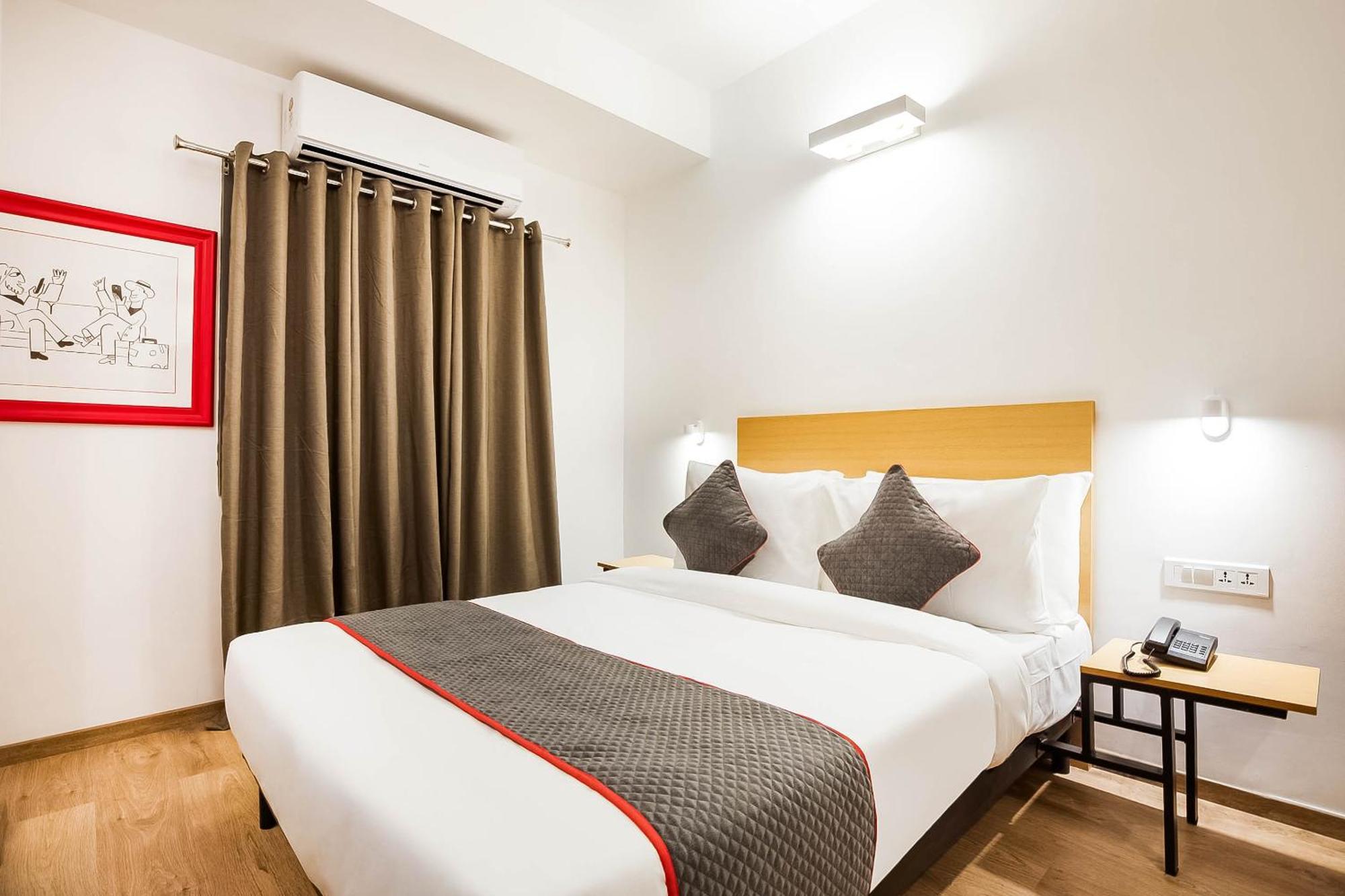 Super Townhouse Lords Inn Regency Mānglia Esterno foto