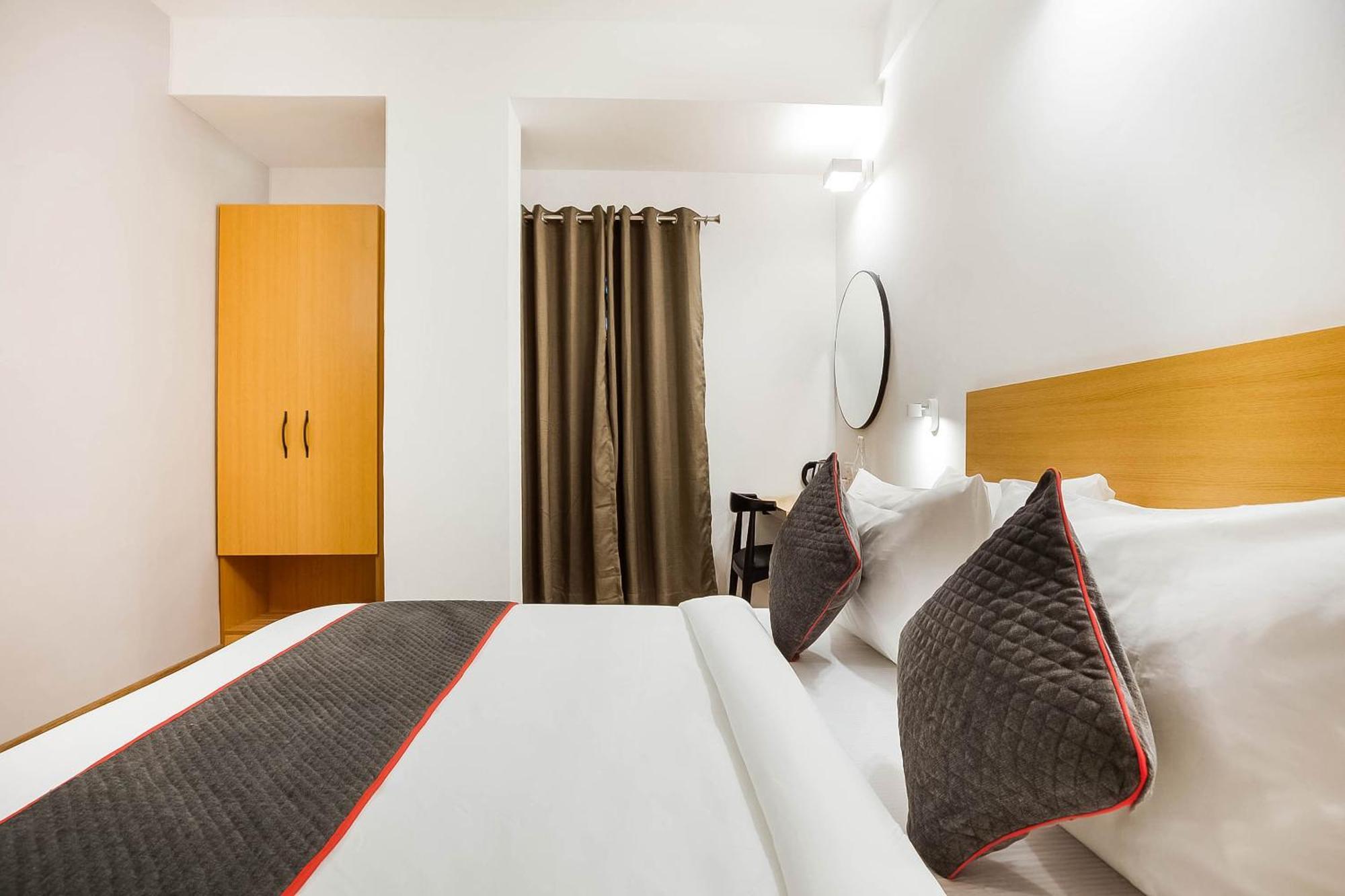Super Townhouse Lords Inn Regency Mānglia Esterno foto